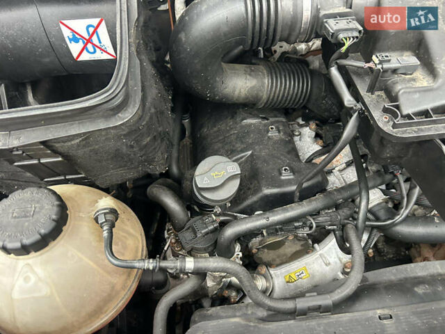 Сірий Мерседес Sprinter, об'ємом двигуна 2.99 л та пробігом 300 тис. км за 18553 $, фото 9 на Automoto.ua