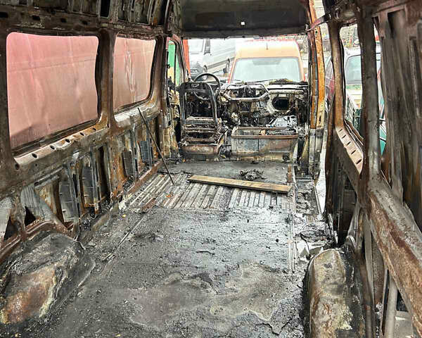 Сірий Мерседес Sprinter, об'ємом двигуна 2.99 л та пробігом 300 тис. км за 18553 $, фото 13 на Automoto.ua