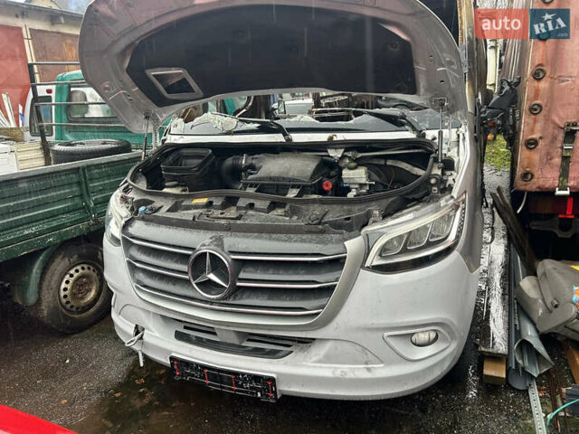Сірий Мерседес Sprinter, об'ємом двигуна 2.99 л та пробігом 300 тис. км за 18553 $, фото 2 на Automoto.ua