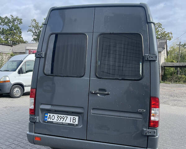 Сірий Мерседес Sprinter, об'ємом двигуна 2.2 л та пробігом 300 тис. км за 7700 $, фото 2 на Automoto.ua