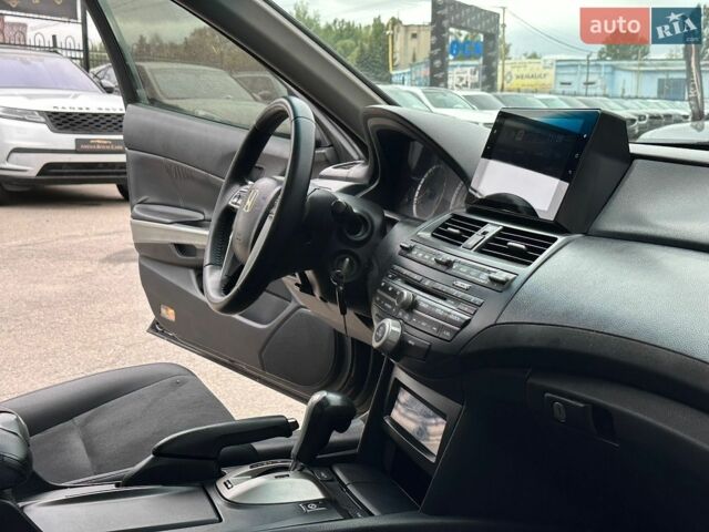Серый Мерседес Sprinter, объемом двигателя 2.15 л и пробегом 520 тыс. км за 4300 $, фото 7 на Automoto.ua