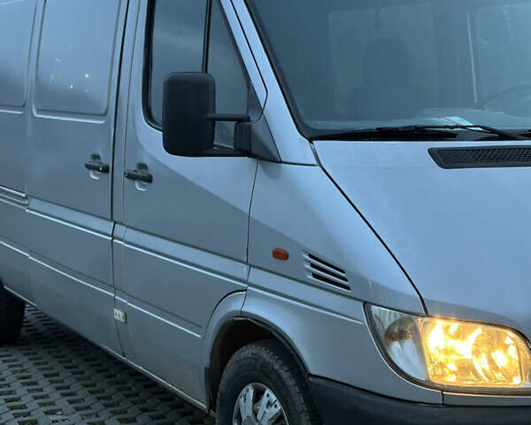 Сірий Мерседес Sprinter, об'ємом двигуна 2.15 л та пробігом 370 тис. км за 5999 $, фото 16 на Automoto.ua