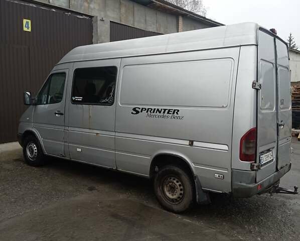 Серый Мерседес Sprinter, объемом двигателя 2.15 л и пробегом 362 тыс. км за 4400 $, фото 5 на Automoto.ua