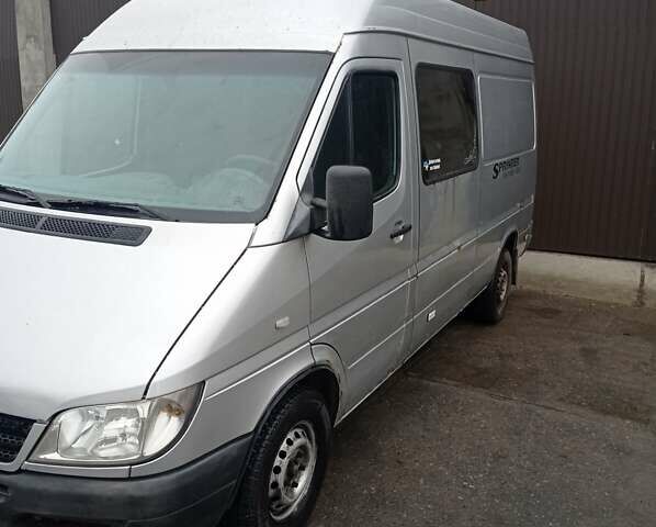 Серый Мерседес Sprinter, объемом двигателя 2.15 л и пробегом 362 тыс. км за 4400 $, фото 3 на Automoto.ua
