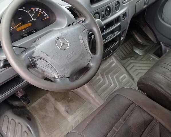 Серый Мерседес Sprinter, объемом двигателя 2.15 л и пробегом 362 тыс. км за 4400 $, фото 13 на Automoto.ua