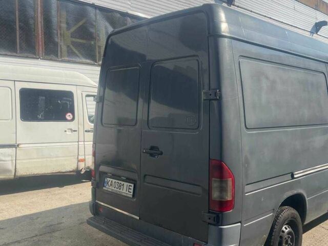 Серый Мерседес Sprinter, объемом двигателя 2.1 л и пробегом 500 тыс. км за 7989 $, фото 2 на Automoto.ua