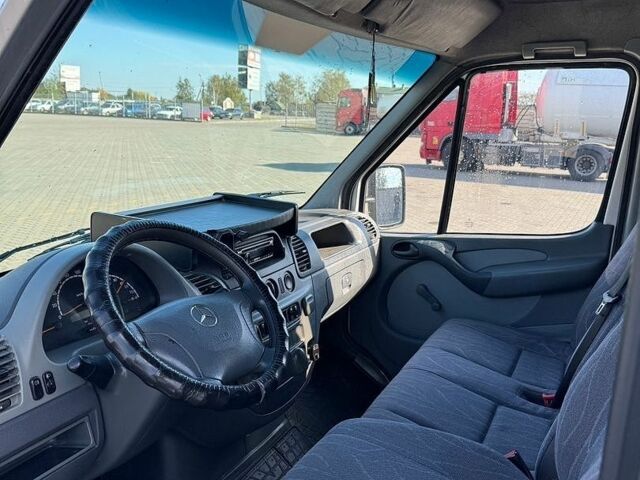Серый Мерседес Sprinter, объемом двигателя 2.1 л и пробегом 350 тыс. км за 12000 $, фото 11 на Automoto.ua