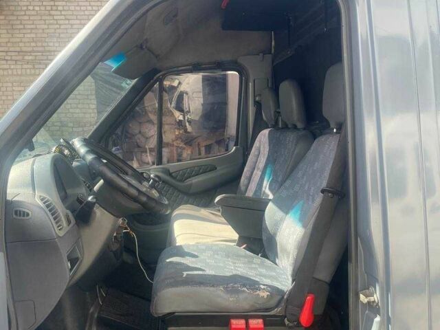 Серый Мерседес Sprinter, объемом двигателя 2.1 л и пробегом 500 тыс. км за 7989 $, фото 4 на Automoto.ua