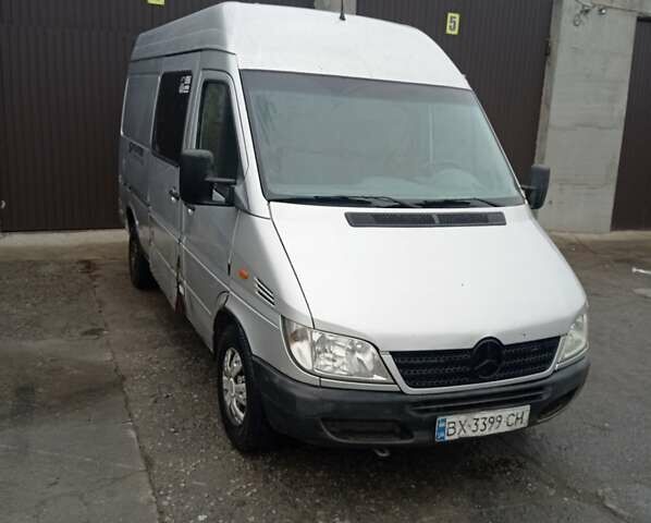 Серый Мерседес Sprinter, объемом двигателя 2.15 л и пробегом 362 тыс. км за 4400 $, фото 2 на Automoto.ua