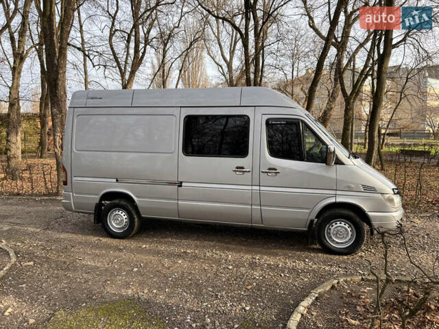 Серый Мерседес Sprinter, объемом двигателя 2.7 л и пробегом 350 тыс. км за 9200 $, фото 3 на Automoto.ua