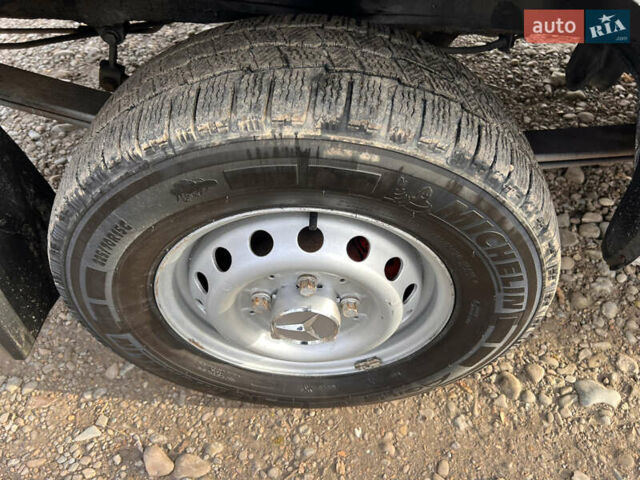 Серый Мерседес Sprinter, объемом двигателя 2.7 л и пробегом 350 тыс. км за 9200 $, фото 17 на Automoto.ua