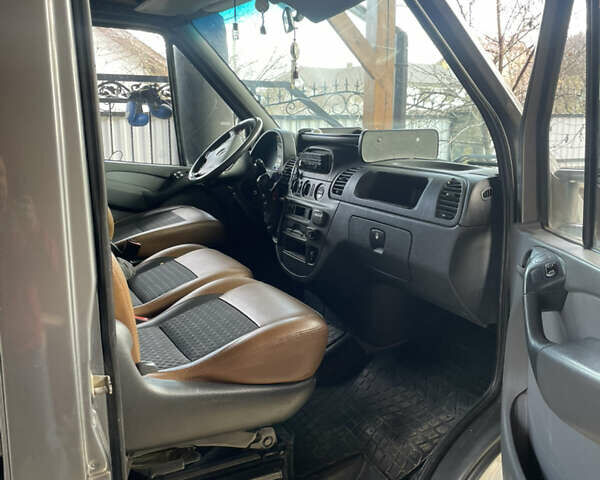 Серый Мерседес Sprinter, объемом двигателя 2.69 л и пробегом 524 тыс. км за 10500 $, фото 8 на Automoto.ua