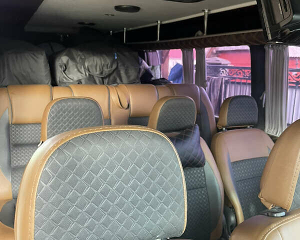 Серый Мерседес Sprinter, объемом двигателя 2.69 л и пробегом 524 тыс. км за 10500 $, фото 7 на Automoto.ua