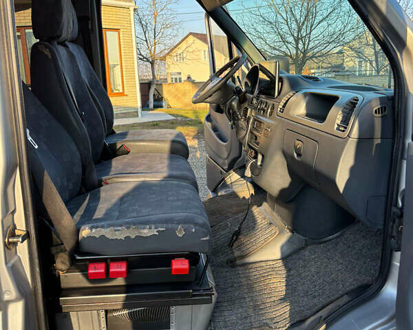 Сірий Мерседес Sprinter, об'ємом двигуна 2.15 л та пробігом 350 тис. км за 10000 $, фото 8 на Automoto.ua