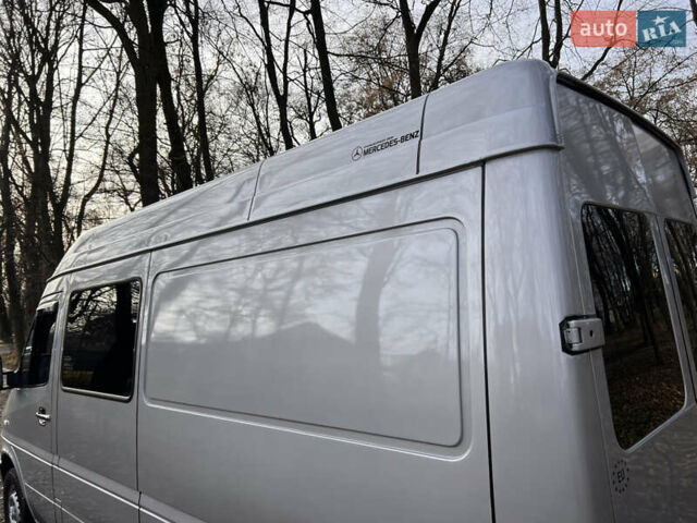Серый Мерседес Sprinter, объемом двигателя 2.7 л и пробегом 350 тыс. км за 9200 $, фото 7 на Automoto.ua