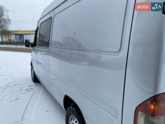Серый Мерседес Sprinter, объемом двигателя 2.69 л и пробегом 500 тыс. км за 8700 $, фото 27 на Automoto.ua
