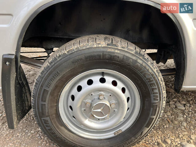 Серый Мерседес Sprinter, объемом двигателя 2.7 л и пробегом 350 тыс. км за 9200 $, фото 16 на Automoto.ua