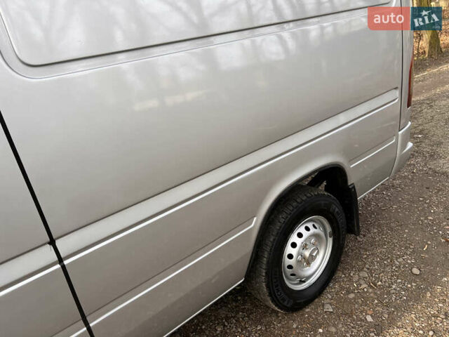 Серый Мерседес Sprinter, объемом двигателя 2.7 л и пробегом 350 тыс. км за 9200 $, фото 8 на Automoto.ua