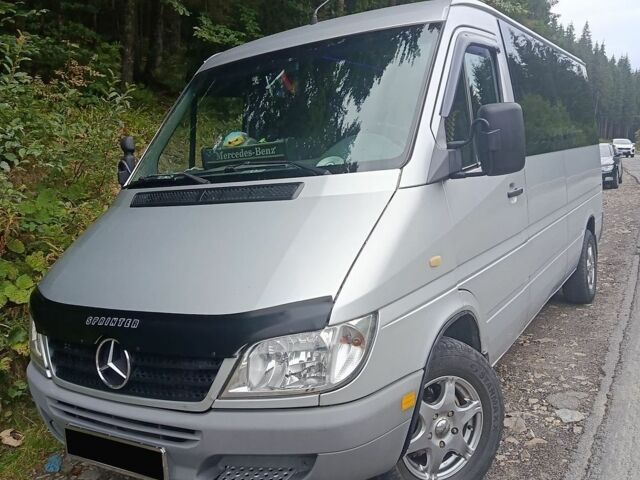 Серый Мерседес Sprinter, объемом двигателя 2.69 л и пробегом 490 тыс. км за 8500 $, фото 4 на Automoto.ua