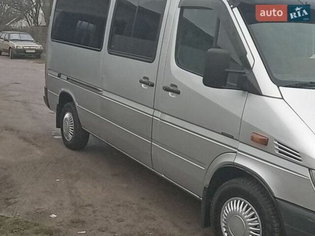 Серый Мерседес Sprinter, объемом двигателя 2.15 л и пробегом 120 тыс. км за 10000 $, фото 2 на Automoto.ua