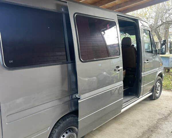 Серый Мерседес Sprinter, объемом двигателя 2.69 л и пробегом 524 тыс. км за 10500 $, фото 5 на Automoto.ua