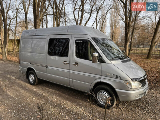 Серый Мерседес Sprinter, объемом двигателя 2.7 л и пробегом 350 тыс. км за 9200 $, фото 6 на Automoto.ua
