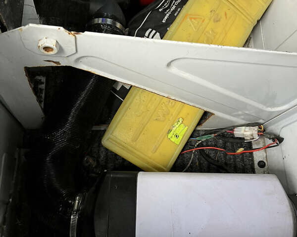 Серый Мерседес Sprinter, объемом двигателя 2.7 л и пробегом 682 тыс. км за 8000 $, фото 24 на Automoto.ua