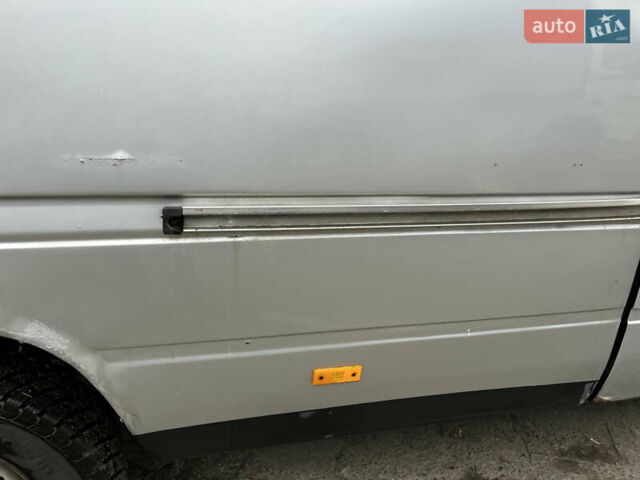 Серый Мерседес Sprinter, объемом двигателя 2.7 л и пробегом 682 тыс. км за 8000 $, фото 13 на Automoto.ua