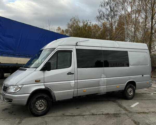 Серый Мерседес Sprinter, объемом двигателя 2.7 л и пробегом 682 тыс. км за 8000 $, фото 5 на Automoto.ua