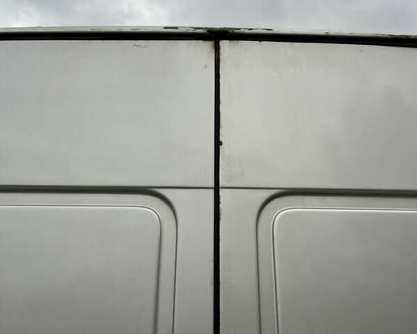 Серый Мерседес Sprinter, объемом двигателя 2.7 л и пробегом 682 тыс. км за 8000 $, фото 10 на Automoto.ua