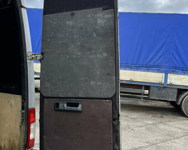 Серый Мерседес Sprinter, объемом двигателя 2.7 л и пробегом 682 тыс. км за 8000 $, фото 33 на Automoto.ua