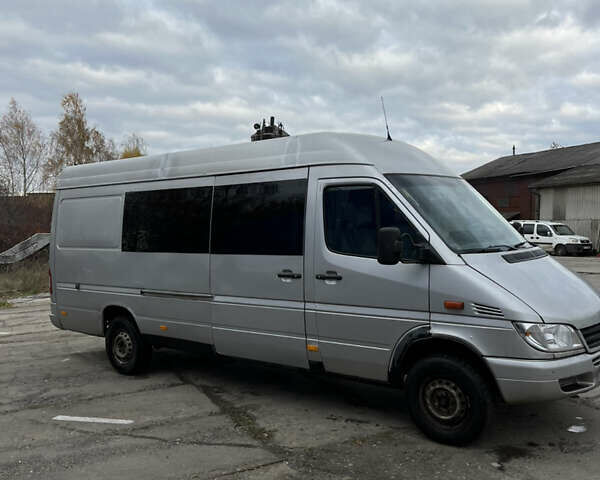 Серый Мерседес Sprinter, объемом двигателя 2.7 л и пробегом 682 тыс. км за 8000 $, фото 3 на Automoto.ua