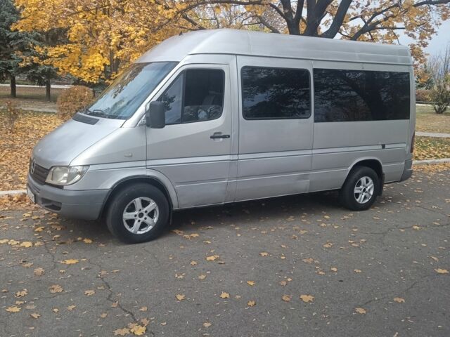 Серый Мерседес Sprinter, объемом двигателя 2.7 л и пробегом 700 тыс. км за 7900 $, фото 2 на Automoto.ua