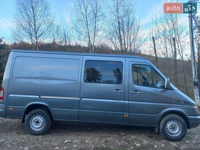 Серый Мерседес Sprinter, объемом двигателя 2.7 л и пробегом 368 тыс. км за 10000 $, фото 7 на Automoto.ua