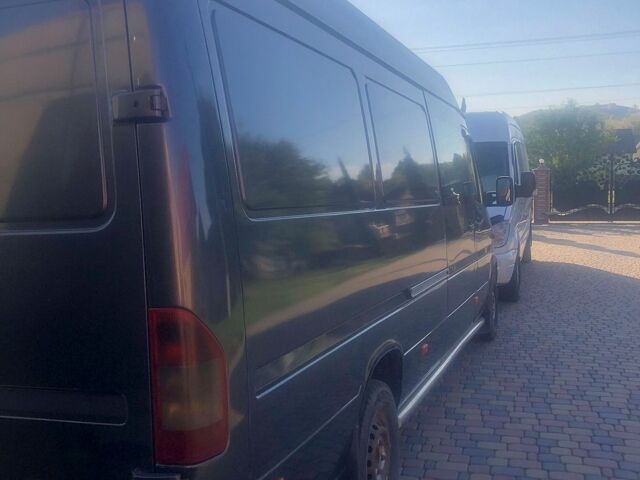 Серый Мерседес Sprinter, объемом двигателя 2.7 л и пробегом 450 тыс. км за 9300 $, фото 1 на Automoto.ua
