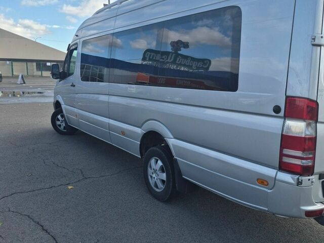 Серый Мерседес Sprinter, объемом двигателя 2.99 л и пробегом 832 тыс. км за 18000 $, фото 6 на Automoto.ua