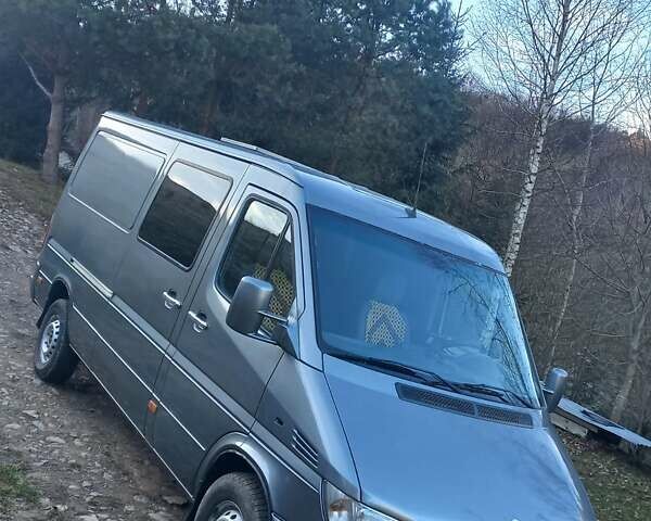 Серый Мерседес Sprinter, объемом двигателя 2.7 л и пробегом 368 тыс. км за 10000 $, фото 6 на Automoto.ua