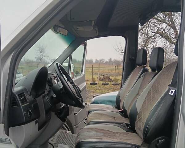 Серый Мерседес Sprinter, объемом двигателя 2.15 л и пробегом 870 тыс. км за 10950 $, фото 2 на Automoto.ua