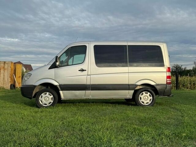 Серый Мерседес Sprinter, объемом двигателя 2.15 л и пробегом 540 тыс. км за 7999 $, фото 7 на Automoto.ua