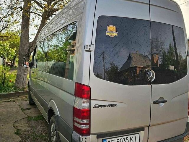 Серый Мерседес Sprinter, объемом двигателя 2.2 л и пробегом 575 тыс. км за 10000 $, фото 3 на Automoto.ua