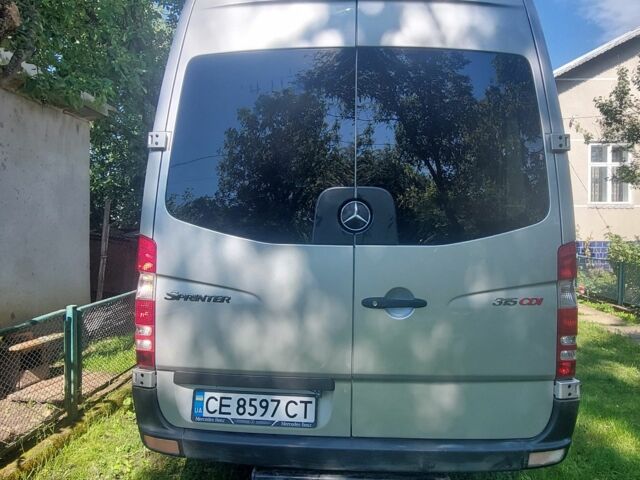 Серый Мерседес Sprinter, объемом двигателя 2.1 л и пробегом 250 тыс. км за 18000 $, фото 2 на Automoto.ua