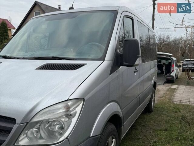 Серый Мерседес Sprinter, объемом двигателя 2.15 л и пробегом 311 тыс. км за 12000 $, фото 2 на Automoto.ua