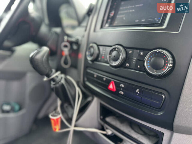 Серый Мерседес Sprinter, объемом двигателя 2.15 л и пробегом 672 тыс. км за 19000 $, фото 15 на Automoto.ua