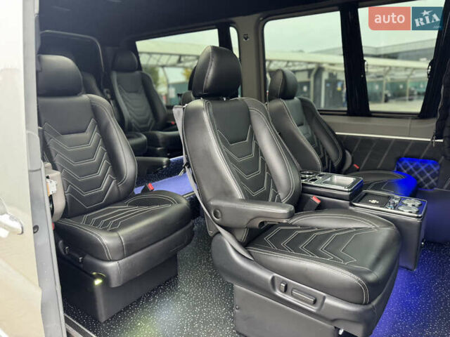 Серый Мерседес Sprinter, объемом двигателя 2.15 л и пробегом 672 тыс. км за 19000 $, фото 11 на Automoto.ua