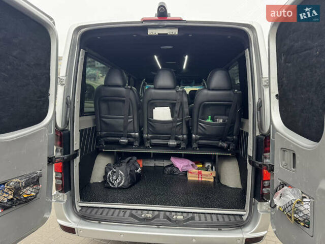 Серый Мерседес Sprinter, объемом двигателя 2.15 л и пробегом 672 тыс. км за 19000 $, фото 19 на Automoto.ua