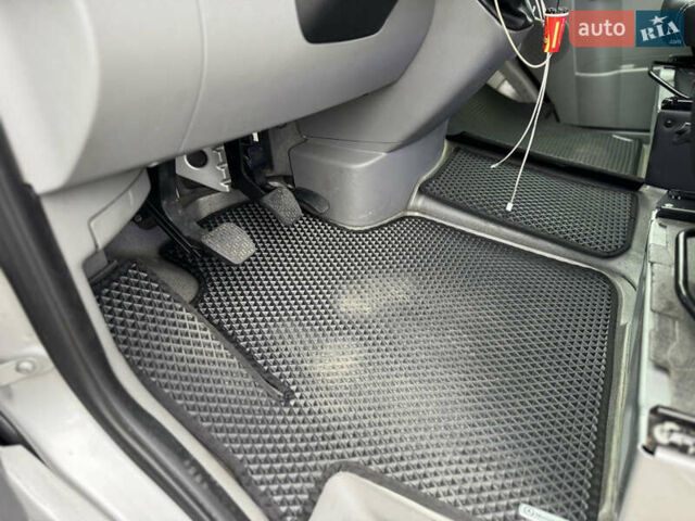 Серый Мерседес Sprinter, объемом двигателя 2.15 л и пробегом 672 тыс. км за 19000 $, фото 10 на Automoto.ua