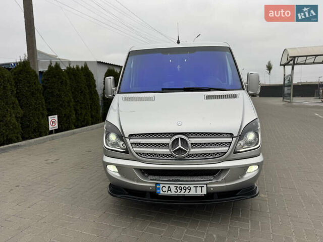 Серый Мерседес Sprinter, объемом двигателя 2.15 л и пробегом 672 тыс. км за 19000 $, фото 1 на Automoto.ua