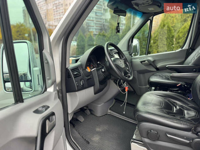 Серый Мерседес Sprinter, объемом двигателя 2.15 л и пробегом 672 тыс. км за 19000 $, фото 8 на Automoto.ua
