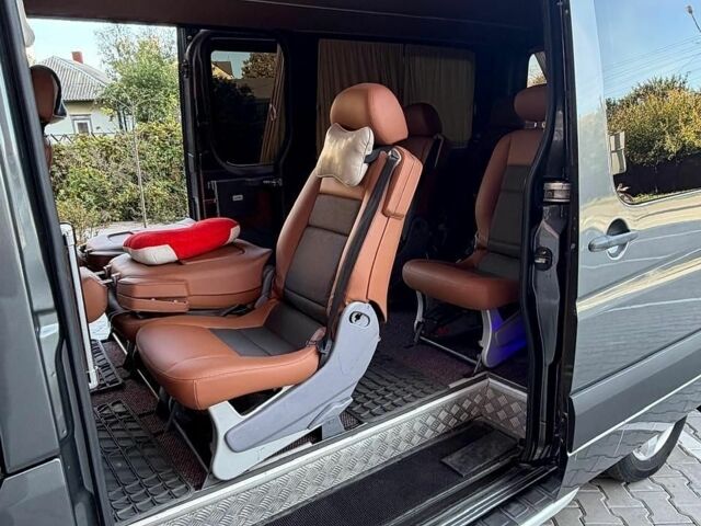 Серый Мерседес Sprinter, объемом двигателя 2.14 л и пробегом 550 тыс. км за 18500 $, фото 3 на Automoto.ua