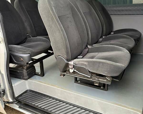 Серый Мерседес Sprinter, объемом двигателя 2.99 л и пробегом 570 тыс. км за 15800 $, фото 11 на Automoto.ua